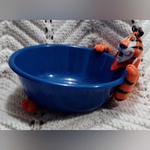 Kellogg's Tony the Tiger Blue Cereal Bowl 2000  Y2K Vintage Plastic - Picture 3 of 8